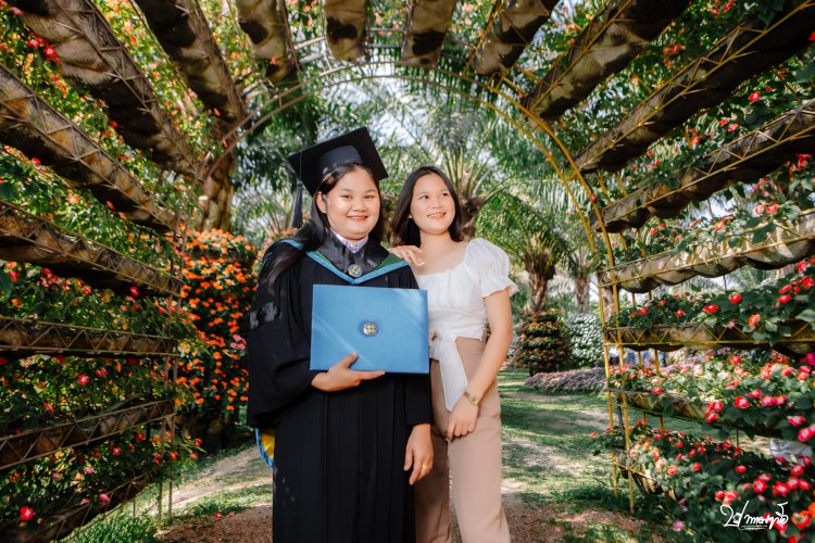 ปากาญอสตูดิโอ ช่างภาพพบพระ ถ่ายรูปพบพระ ช่างถ่ายรูปพบพระ รูปพบพระ ช่างถ่ายภาพพบพระ ช่างถ่ายวีดีโอพบพระ ช่างวีดีโอพบพระ งานแต่งงาน พรีเวดดิ้ง อีเว้นท์ วีดีโอ ช่างภาพกะเหรี่ยง