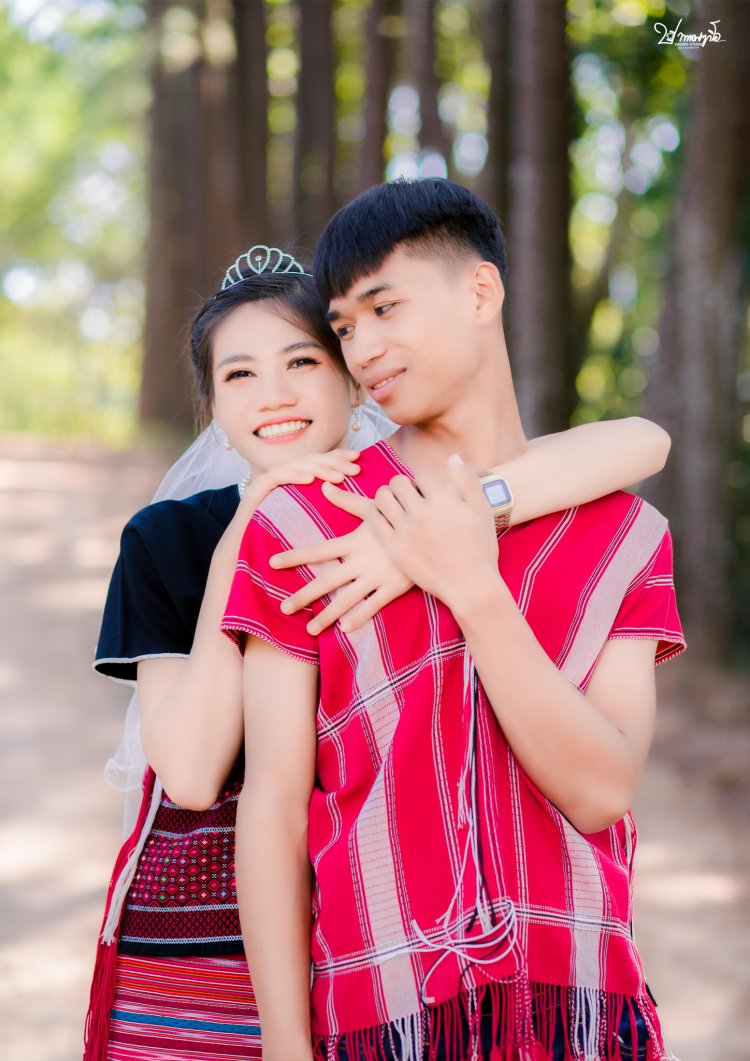 พรีเว็ดดิ้ง ปากาญอสตูดิโอ WEDDINGDAY MAESOT PAGAYOSTUDIO งานแต่ง แต่งงาน  โบสถ์แม่สอด ช่างภาพตาก ช่างภาพแม่สอด ช่างภาพแม่ระมาด ช่างภาพพบพระ ช่างภาพท่าสองยาง วีดีโองานแต่ง ถ่ายวีดีโองานแต่ง ถ่ายวีดีโองานแต่งกะเหรี่ยง กะเหรี่ยงแต่งาน งานแต่งกะเหรี่ยง กะเหรี่ยงแม่สอด จังหวัดตาก ตากล้องจังหวัดตาก งานแต่ง แต่งงาน กะเหรี่ยงชายแดน  ปากาญอสตูดิโอ