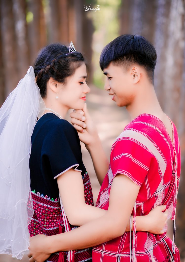 พรีเว็ดดิ้ง ปากาญอสตูดิโอ WEDDINGDAY MAESOT PAGAYOSTUDIO งานแต่ง แต่งงาน  โบสถ์แม่สอด ช่างภาพตาก ช่างภาพแม่สอด ช่างภาพแม่ระมาด ช่างภาพพบพระ ช่างภาพท่าสองยาง วีดีโองานแต่ง ถ่ายวีดีโองานแต่ง ถ่ายวีดีโองานแต่งกะเหรี่ยง กะเหรี่ยงแต่งาน งานแต่งกะเหรี่ยง กะเหรี่ยงแม่สอด จังหวัดตาก ตากล้องจังหวัดตาก งานแต่ง แต่งงาน กะเหรี่ยงชายแดน  ปากาญอสตูดิโอ