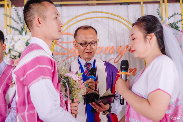 ปากาญอสตูดิโอ WEDDINGDAY MAESOT PAGAYOSTUDIO งานแต่ง แต่งงาน โบสถ์แม่สอด ช่างภาพตาก ช่างภาพแม่สอด ช่างภาพแม่ระมาด ช่างภาพพบพระ ช่างภาพท่าสองยาง วีดีโองานแต่ง ถ่ายวีดีโองานแต่ง ถ่ายวีดีโองานแต่งกะเหรี่ยง กะเหรี่ยงแต่งาน งานแต่งกะเหรี่ยง กะเหรี่ยงแม่สอด จังหวัดตาก ตากล้องจังหวัดตาก งานแต่ง แต่งงาน กะเหรี่ยงชายแดน งานมงคล ตรุษจีนปีนี้ ถ่ายโปรไฟล์ ถ่ายรูปแต่งงาน ถ่ายรูปงานแต่ง ถ่ายพรีเว็ดดิ้ง ถ่ายพรีเว็ดดิ้งแม่สอด ถ่ายพรีเว็ดดิ้งพบพระ ถ่ายพรีเว็ดดิ้งแม่ระมาด ถ่ายพรีเว็ดดิ้งท่าสองยาง prewedding บ้านเพราะช้าง บ้านยะพอ 