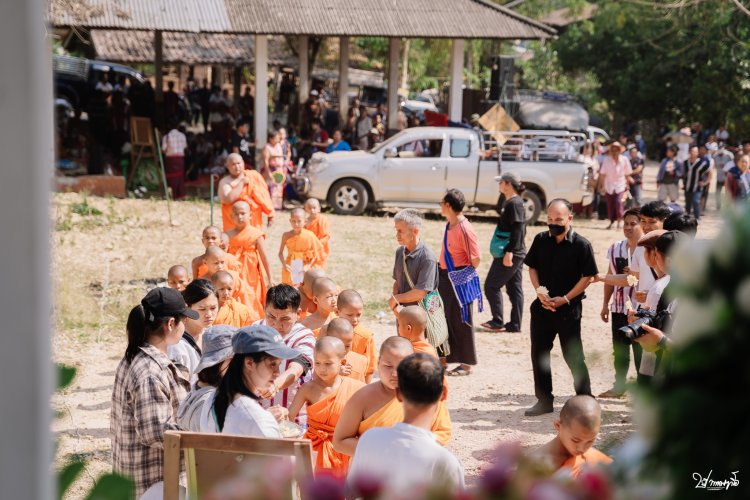 ถ่ายรูปงานศพ บ้านหมื่นฤชัย พบพระ ตาก ถ่ายภาพ ช่างภาพพบพระ ช่างภาพแม่สอด ช่างภาพแม่ระมาด ช่างภาพท่าสองยาง ช่างภาพกะเหรี่ยง