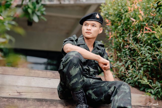 ปากาญอสตูดิโอ - ถ่ายรูปในสตูดิโอ กับชุดทหาร หล่อเท่ๆ-วิดด้อมฟิลด์