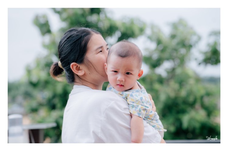 รูปครอบครัว ถ่ายรูปครอบครัว ถ่ายรูปทำบุญบ้านใหม่ ถ่ายรูปบ้านใหม่ ถ่ายรูปทำบุญบ้าน ฉลองบ้านใหม่ ช่างภาพแม่สอด ช่างภาพกะเหรี่ยง วีดีโอแม่สอด ปากาญอสตูดิโอ ถ่ายรูปแม่สอด ถ่ายรูปแม่ระมาด ถ่ายรูปพบพระ ถ่ายรูปขึ้นบ้านใหม่ ถ่ายรูปมงคล