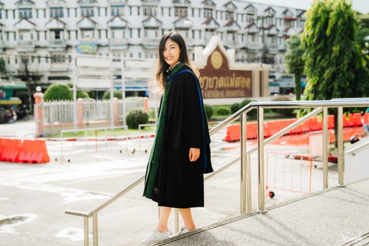 ถ่ายรูปรับปริญญานอกรอบแม่สอด โรงพยาบาลแม่สอด ถ่ายรูปแม่สอด สาวแม่สอด หมอแม่สอด ช่างภาพรับปริญญา,หาช่างภาพ,ช่างกล้อง,ถ่ายรูปรับปริญญานอกรอบ,