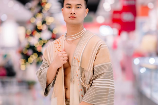 โปรไฟล์ Ed Ez  - Kleepo Fashion Show 2023