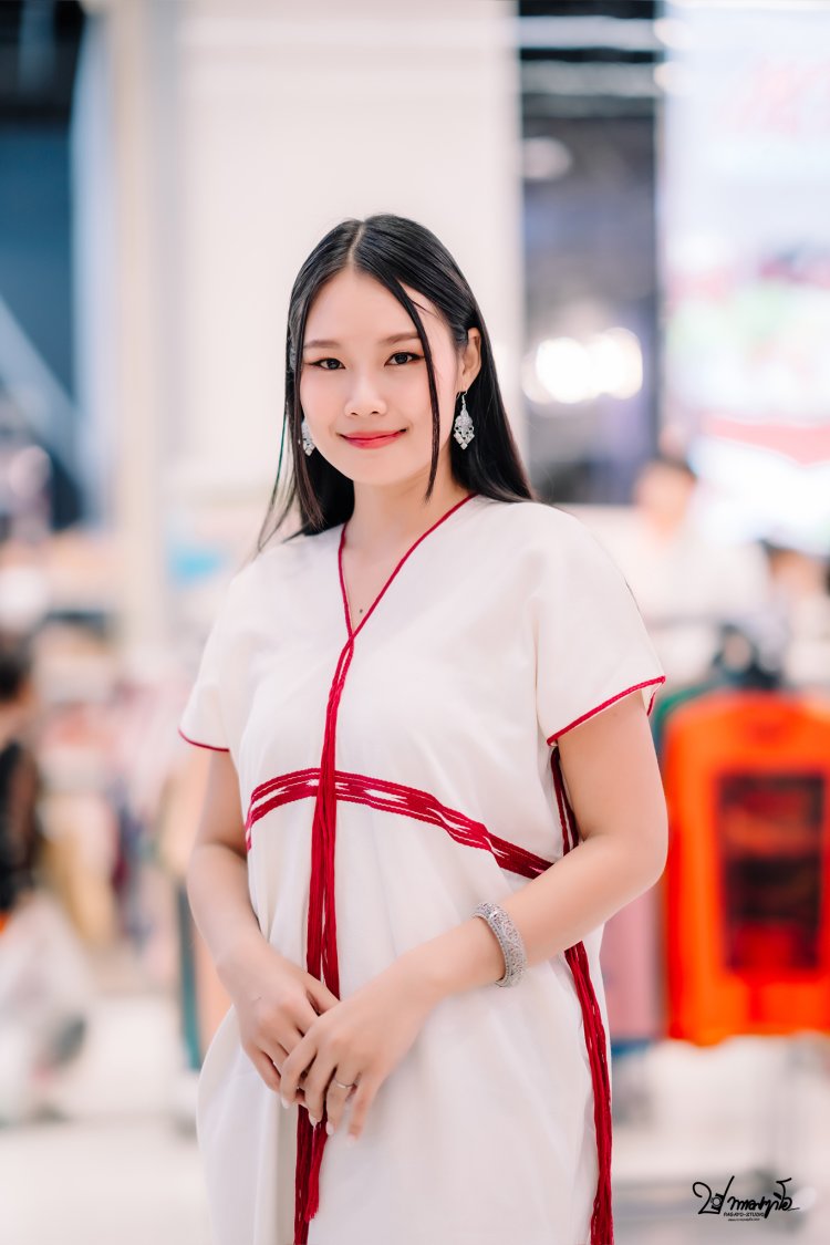 Debary Staunch KarenGirl - Fashion Show 2023 maesot