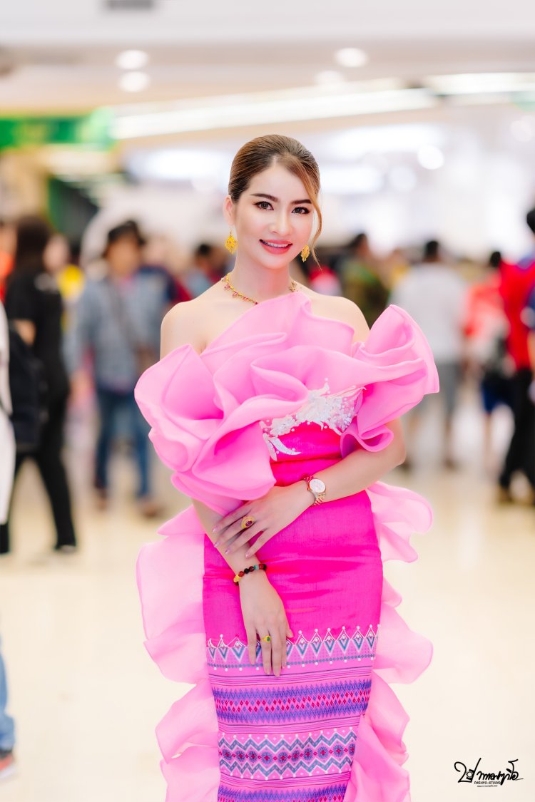 Sundaou - Miss Sundra Thailand  สาวสวยกะเหรี่ยง ชุดกะเหรี่ยง เสื้อกะเหรี่ยง ช่างภาพแม่สอด โรบินสันแม่สอด แฟชั่นกะเหรี่ยง