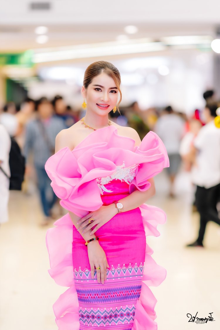 Sundaou - Miss Sundra Thailand  สาวสวยกะเหรี่ยง ชุดกะเหรี่ยง เสื้อกะเหรี่ยง ช่างภาพแม่สอด โรบินสันแม่สอด แฟชั่นกะเหรี่ยง