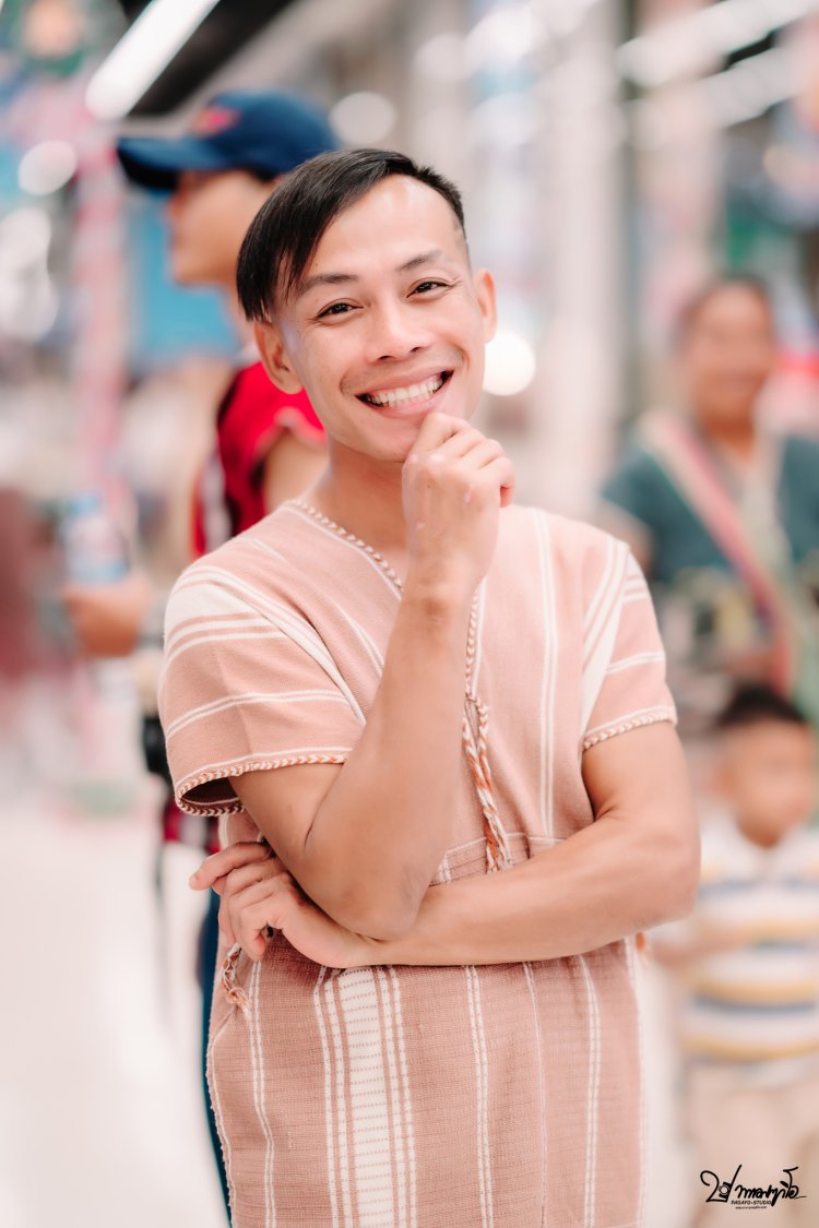 ชุดกะเหรี่ยงสวยๆ เสื้อกะเหรี่ยงสวยๆ สาวกะเหรี่ยง กะเหรี่ยงแม่สอด กะเหรี่ยงจังหวัดตาก