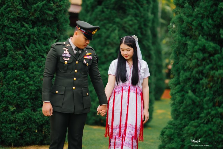 ภาพคู่รักในชุดกะเหรี่ยงถ่ายพรีเว็ดดิ้งกลางธรรมชาติแม่สอด
